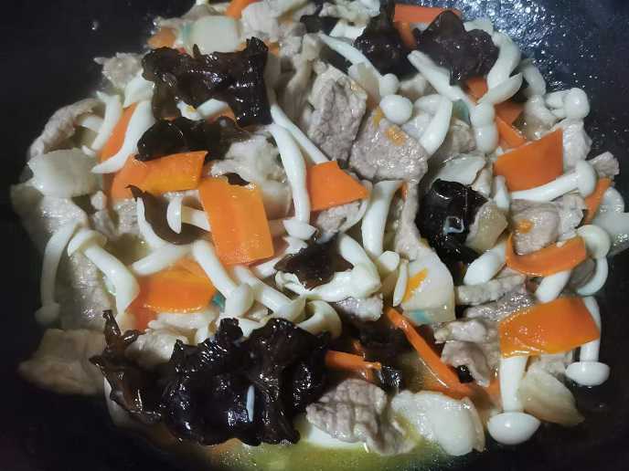 鲜菇炒肉片